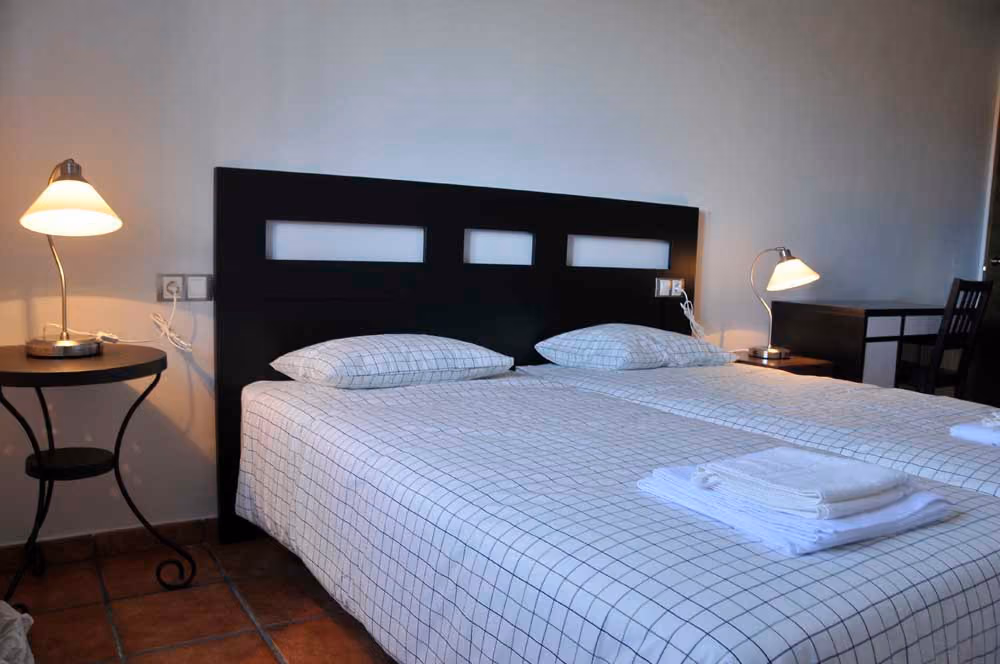 HotelCuatroCalzadas-Spain-2-CastileandLeón-property2.jpg