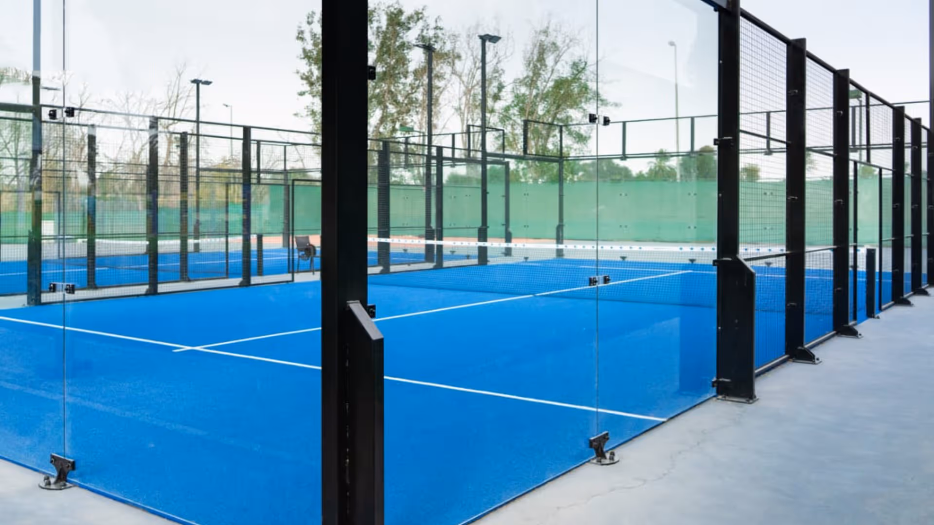 radisson-blu-hotel--resort,-abu-dhabi-corniche-united-arab-emirates-2-padel-courts-abu-dhabi-court2.jpg
