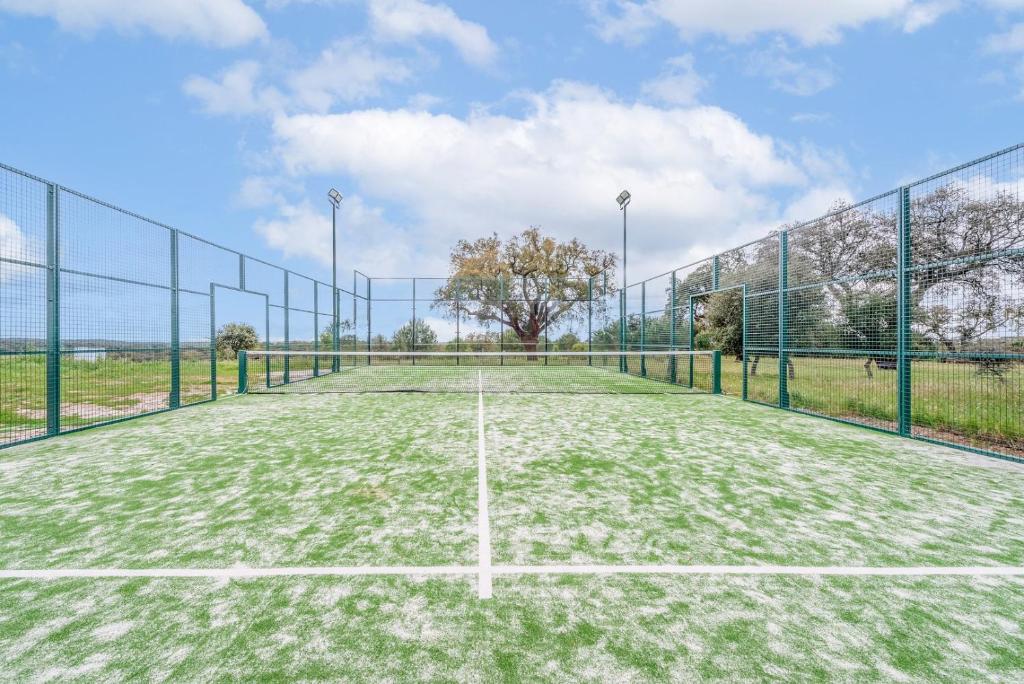 montemor-o-novo-padel-villa-portugal-1-padel-courts-montemor-o-novo-hero.jpg