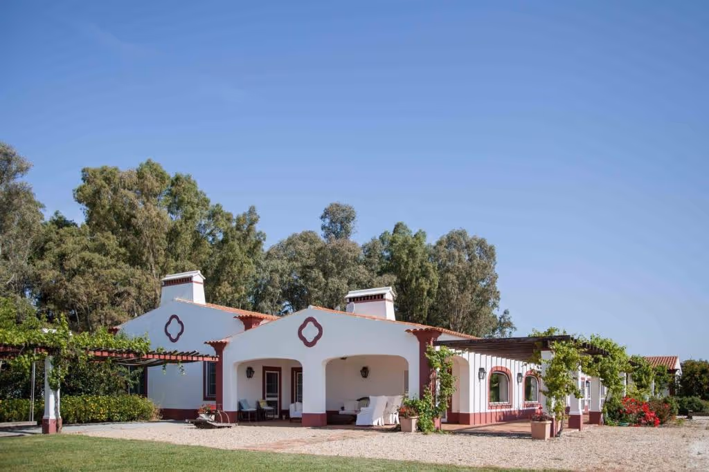 montemor-o-novo-padel-villa-portugal-1-padel-courts-montemor-o-novo-property1.jpg