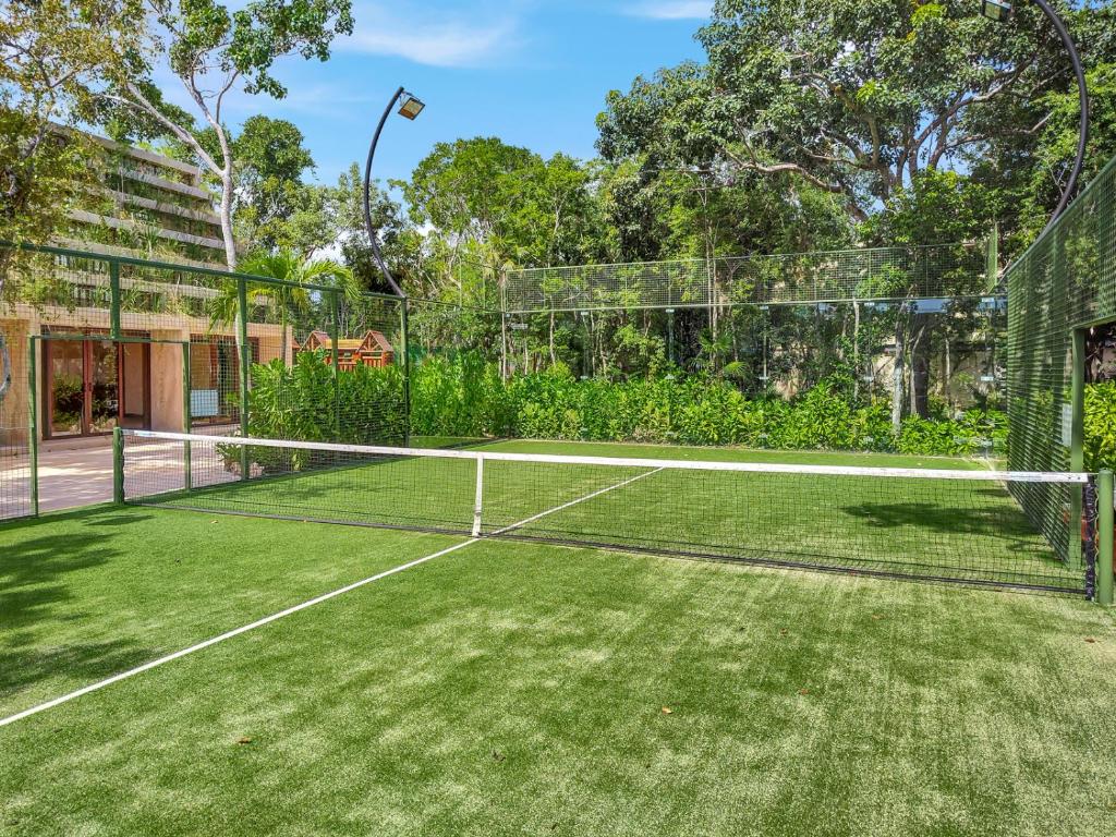 tulum-padel-villa-mexico-1-padel-courts-tulum-hero.jpg