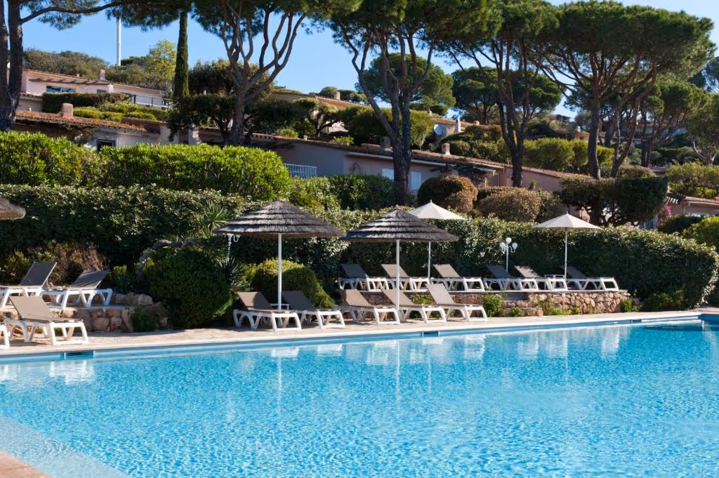 résidence-marina-di-santa-giulia-france-2-padel-courts-corsica-property2.jpg