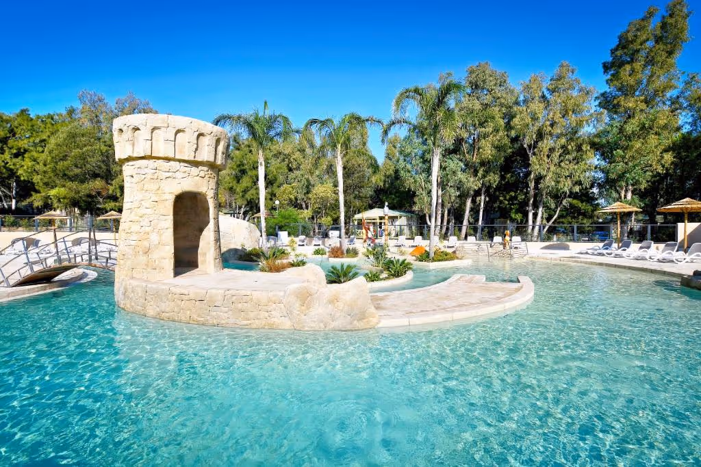 camping-bella-vista-france-1-padel-courts-corsica-property2.jpg