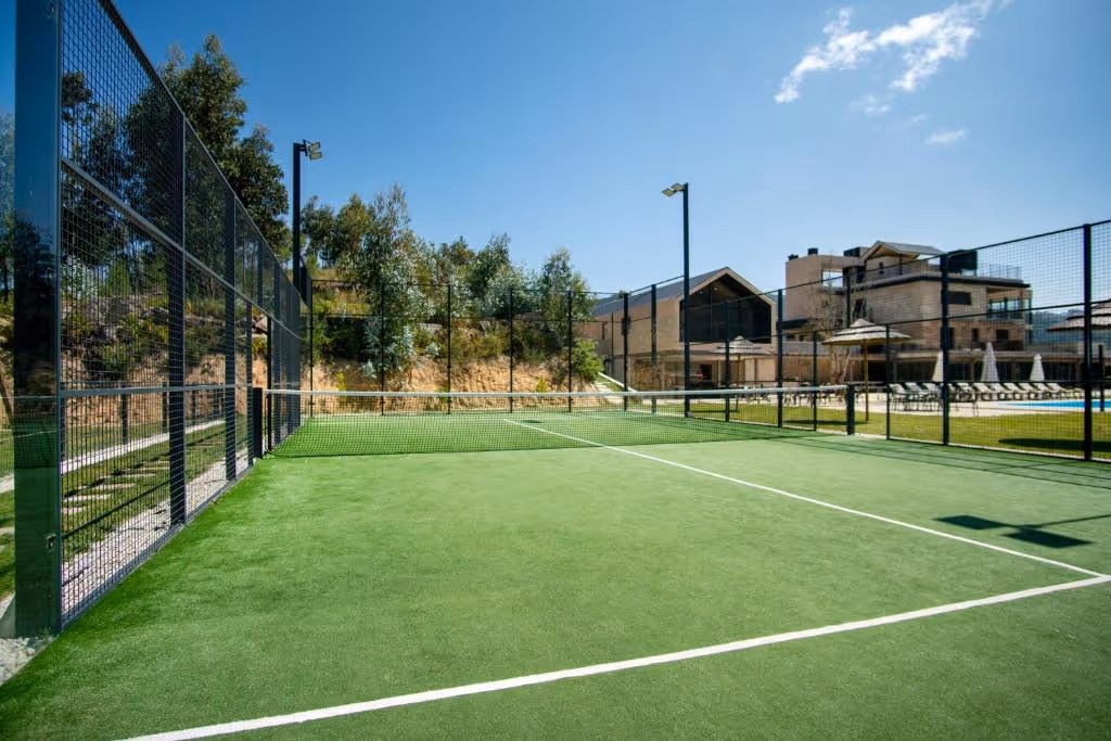 penha-longa-padel-villa-portugal-1-padel-courts-penha-longa-court1.jpg