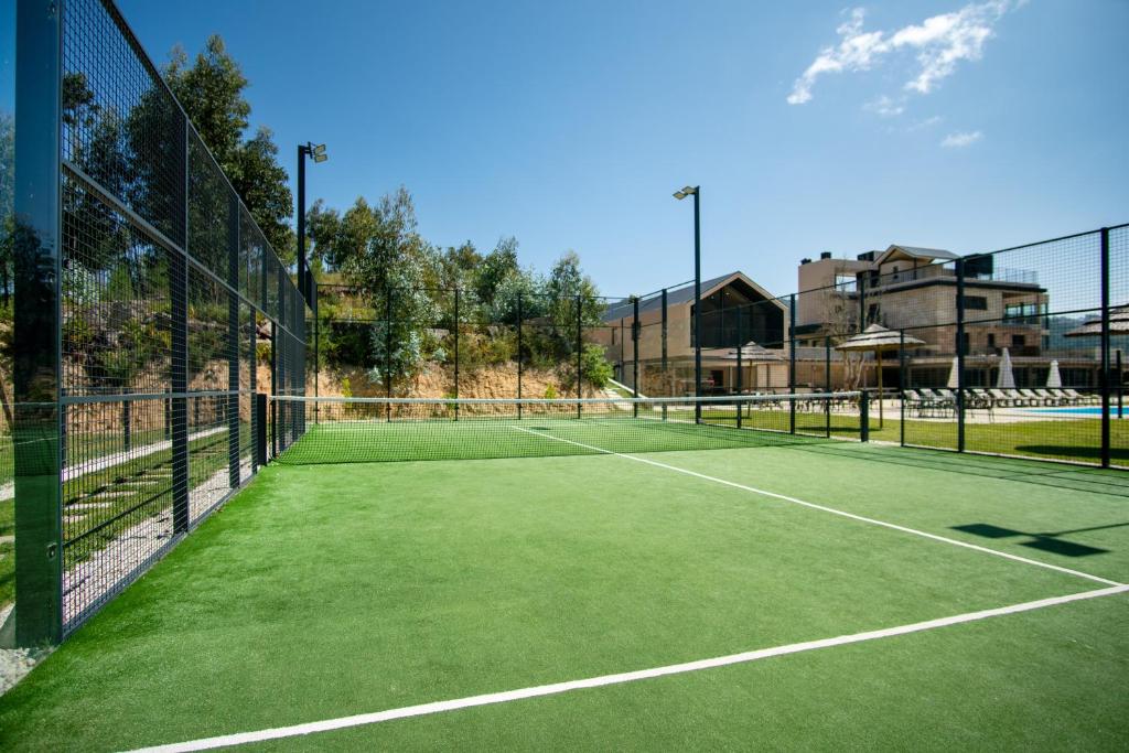 penha-longa-padel-villa-portugal-1-padel-courts-penha-longa-court1.jpg