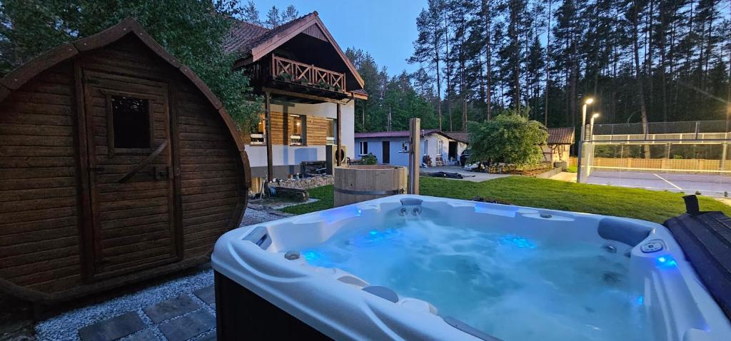 miłogórze-padel-villa-poland-1-padel-courts-miłogórze-property1.jpg