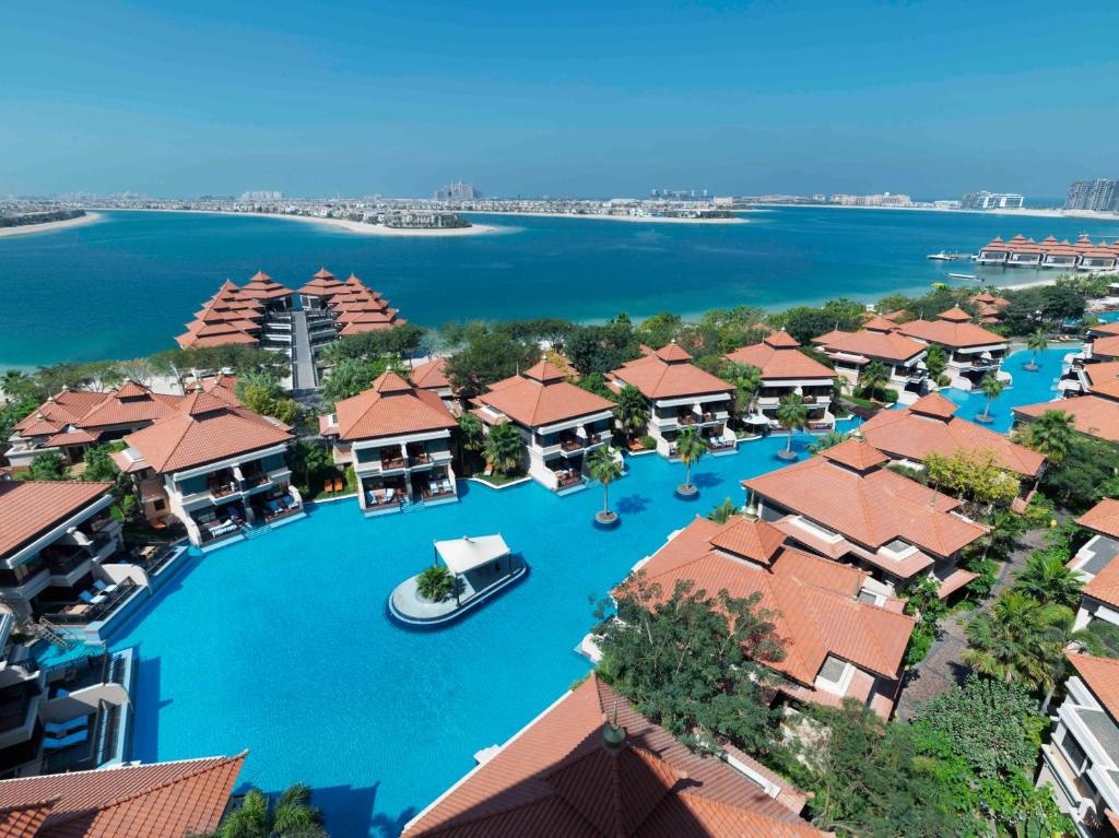 anantara-the-palm-dubai-resort-united-arab-emirates-2-padel-courts-dubai-property1.jpg
