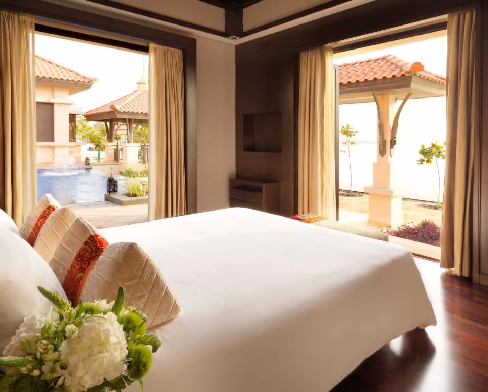 anantara-the-palm-dubai-resort-united-arab-emirates-2-padel-courts-dubai-property2.jpg