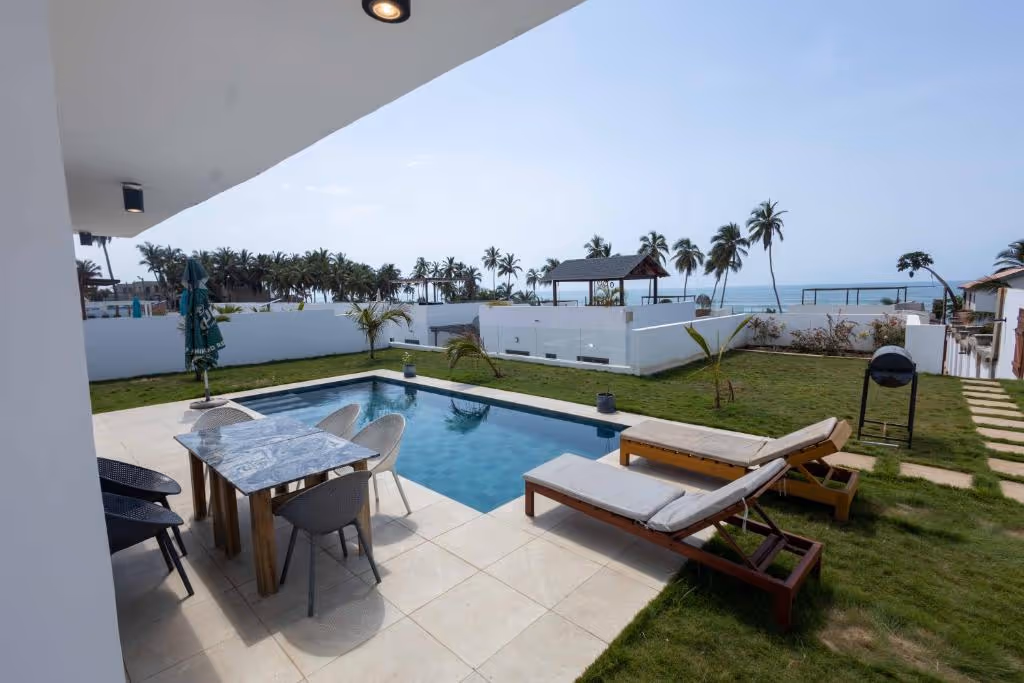tills-beach-resort-ghana-1-padel-courts-gomoa-fetteh-property2.jpg