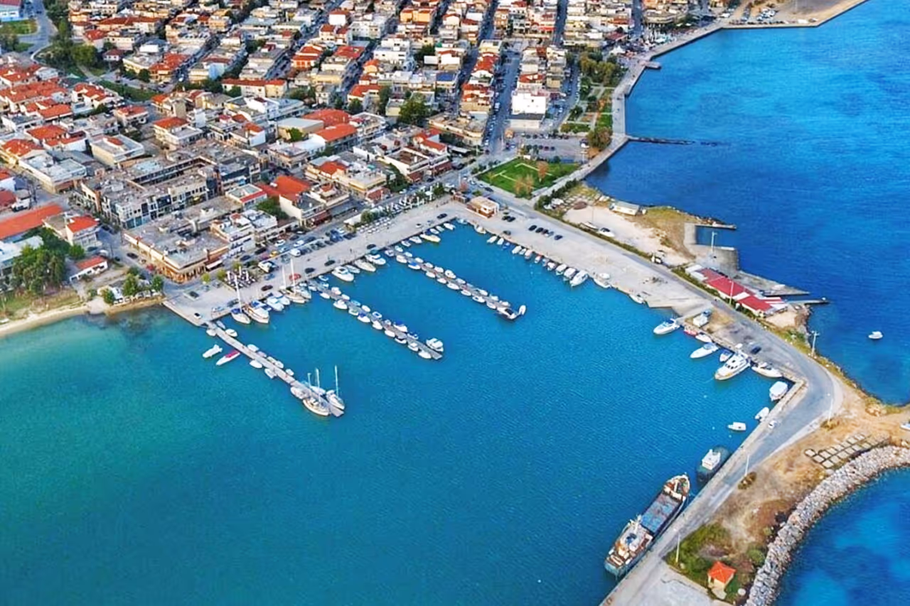 local-suites---nea-moudania-chalkidiki-greece-1-padel-courts-chalkidiki-property1.jpg