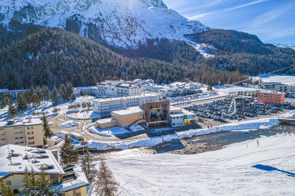 grand-hotel-des-bains-kempinski-switzerland-1-padel-courts-st.-moritz-property2.jpg