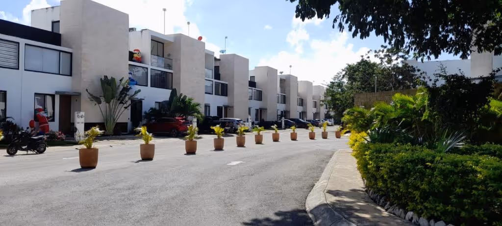 516194721.jpgplaya-del-carmen-garden-views-padel-villa-mexico-1-padel-courts-playa-del-carmen-property1.jpg
