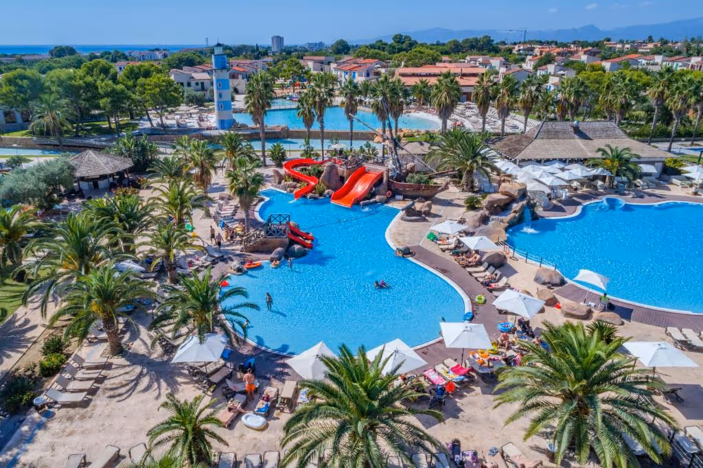 cambrils-park-resort-spain-1-padel-courts-tarragona-property1.jpg