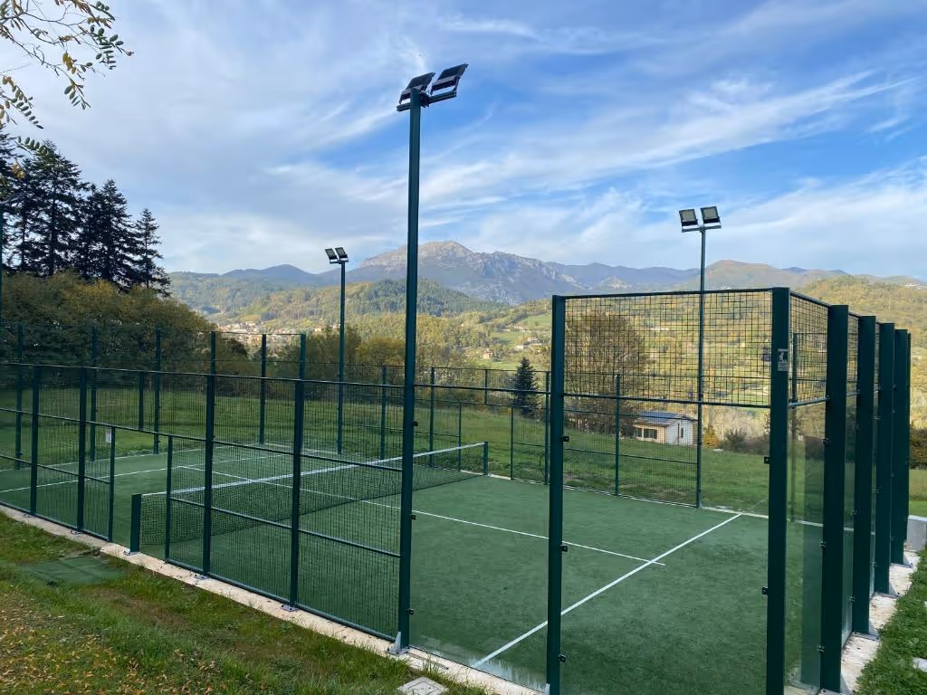 camporgiano-padel-villa-italy-1-padel-courts-camporgiano-court2.jpg