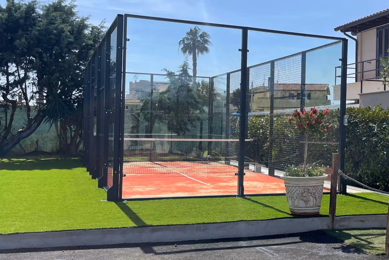 lounge-padel-village-italy-3-padel-courts-nettuno-hero.jpg