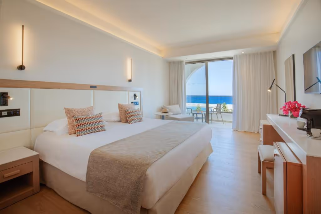 golden-coast-beach-hotel-cyprus-2-padel-courts-famagusta-district-property2.jpg