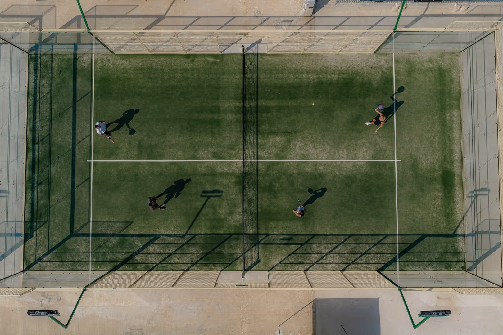 golden-coast-beach-hotel-cyprus-2-padel-courts-famagusta-district-court1.jpg