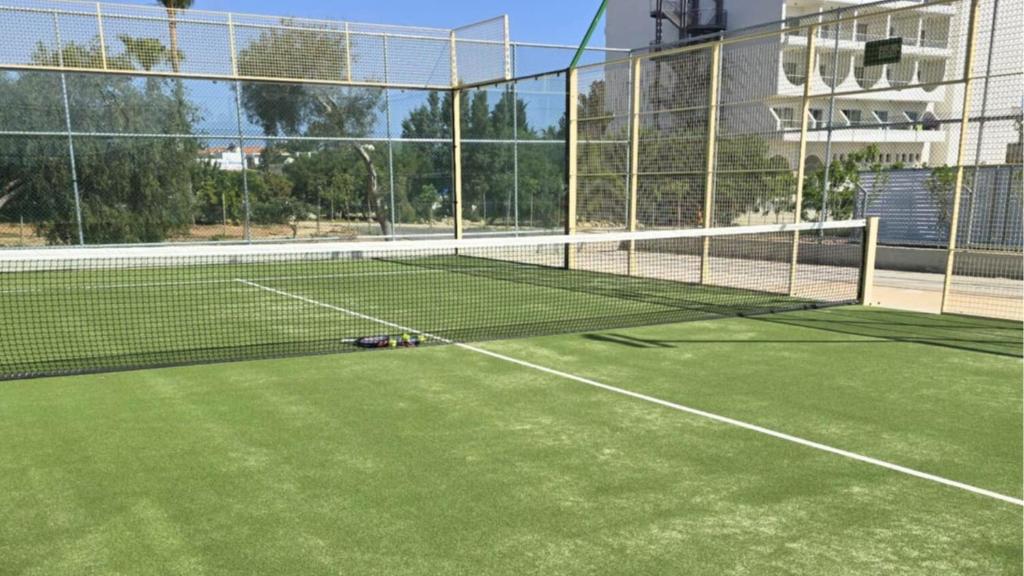 golden-coast-beach-hotel-cyprus-2-padel-courts-famagusta-district-court2.jpg