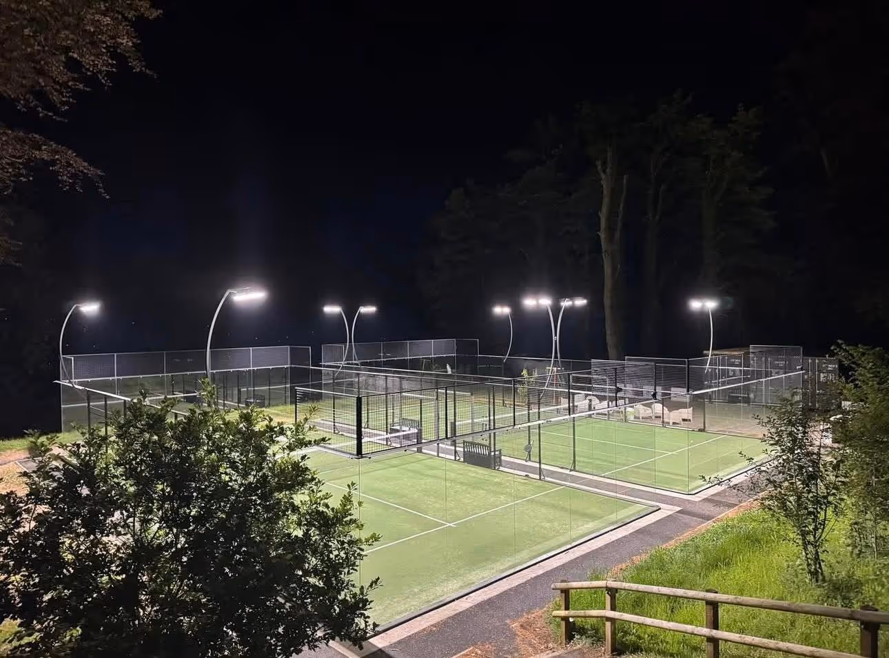 the-coed-y-mwstwr-hotel-united-kingdom-2-padel-courts-bridgend-court1.jpg