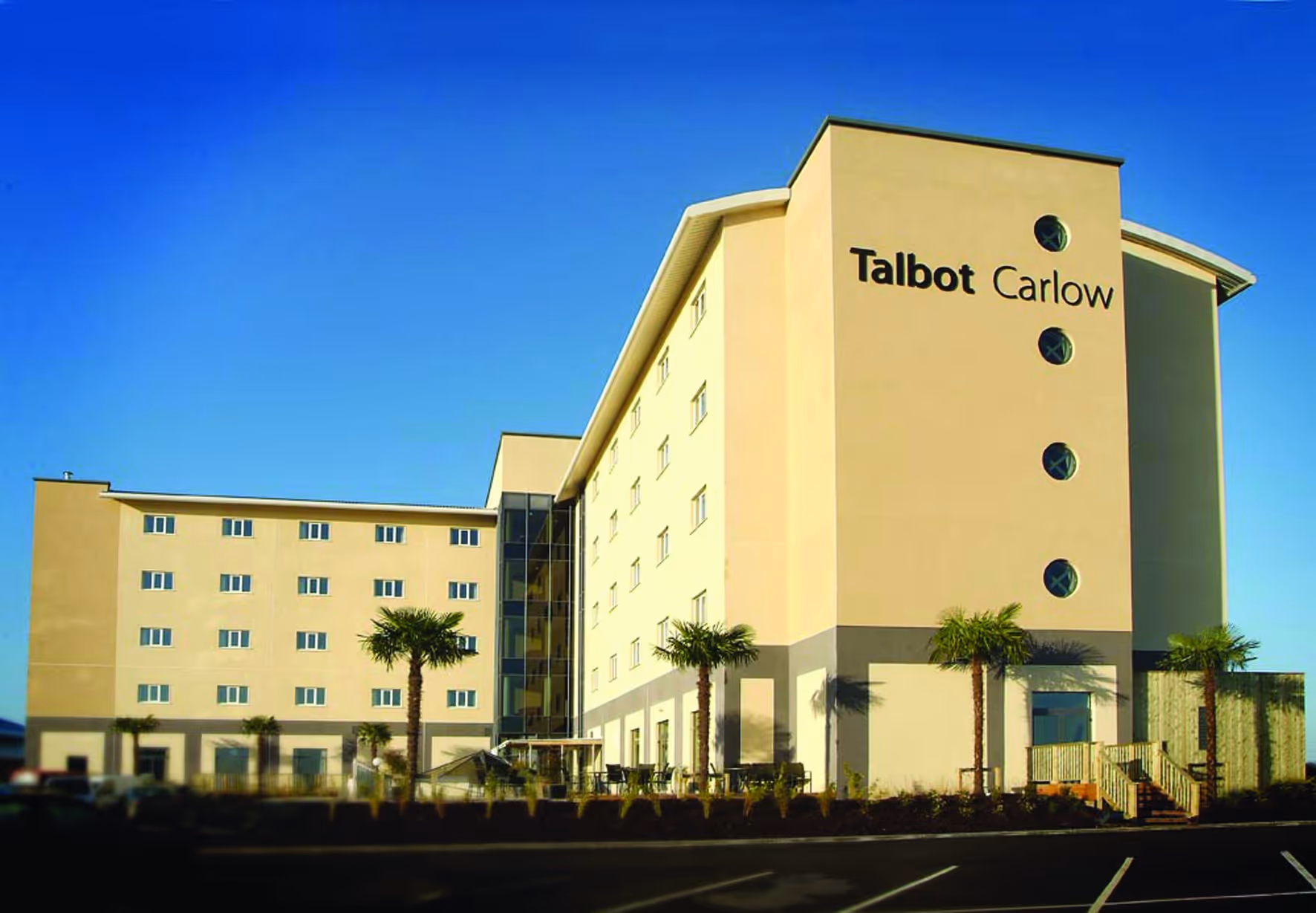 talbot-hotel-carlow-united-kingdom-2-padel-courts-leinster-property1.jpg
