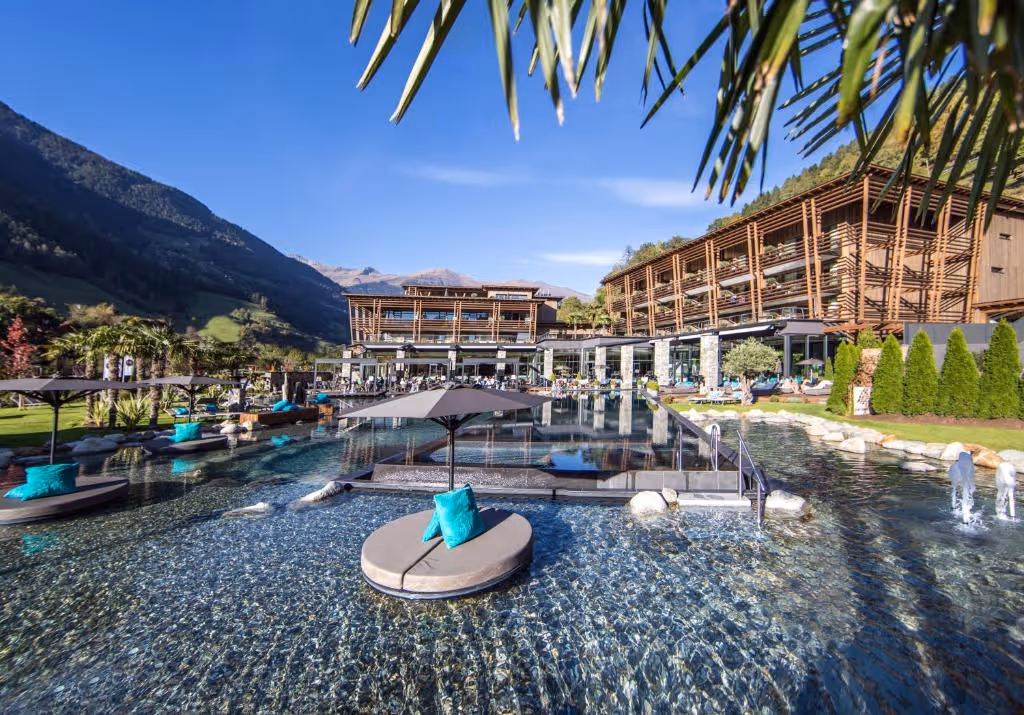andreus-resorts-italy-2-padel-courts-alto-adige-property2.jpg