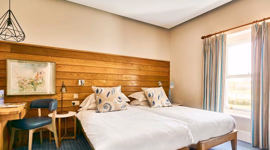 kelly’s-resort-hotel-spa-ireland-2-padel-courts-leinster-property2.jpg