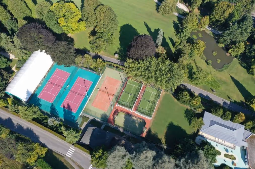 hotel-ermitage-france-2-padel-courts-neuvecelle-property1.jpg