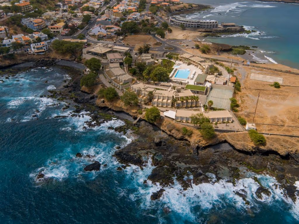 oasis-praiamar-Cape-Verde-2-padel-courts-praia-property2.jpg