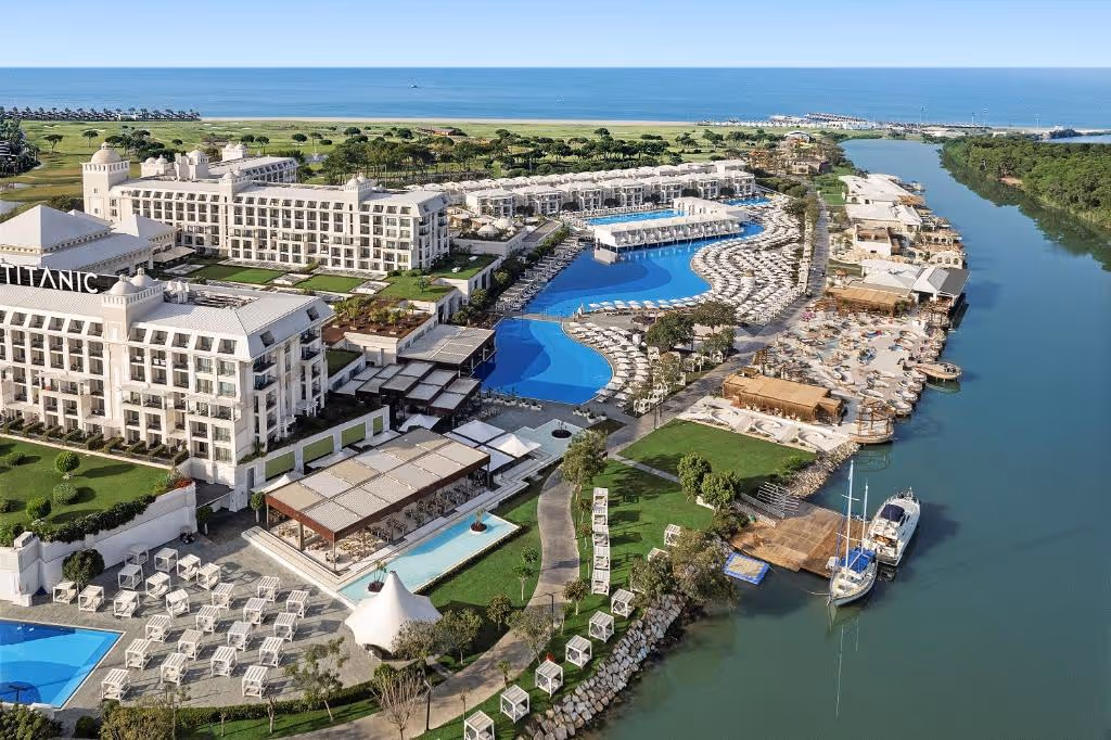 titanic-deluxe-golf-belek-turkey-2-padel-courts-antalya-property1.jpg