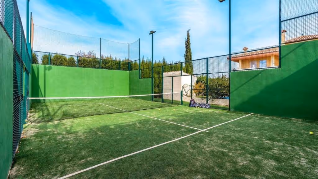 gojar-padel-villa-spain-1-padel-courts-andalusia-court1.jpg