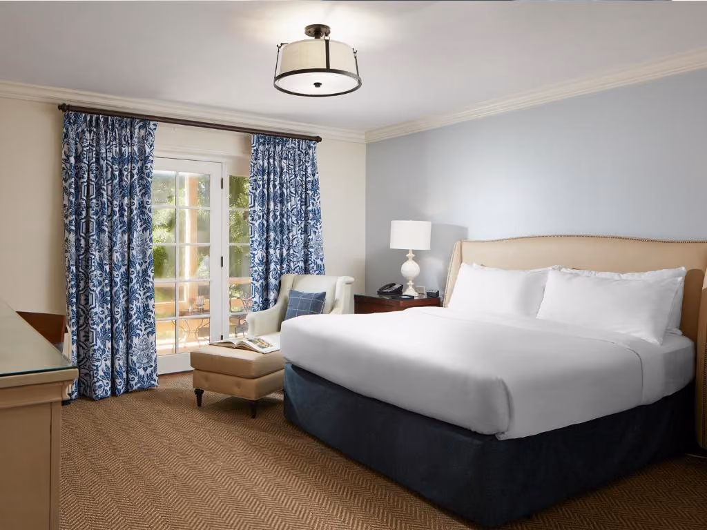 boar’s-head-resort-usa-3-padel-courts-charlottesville-property2.jpg