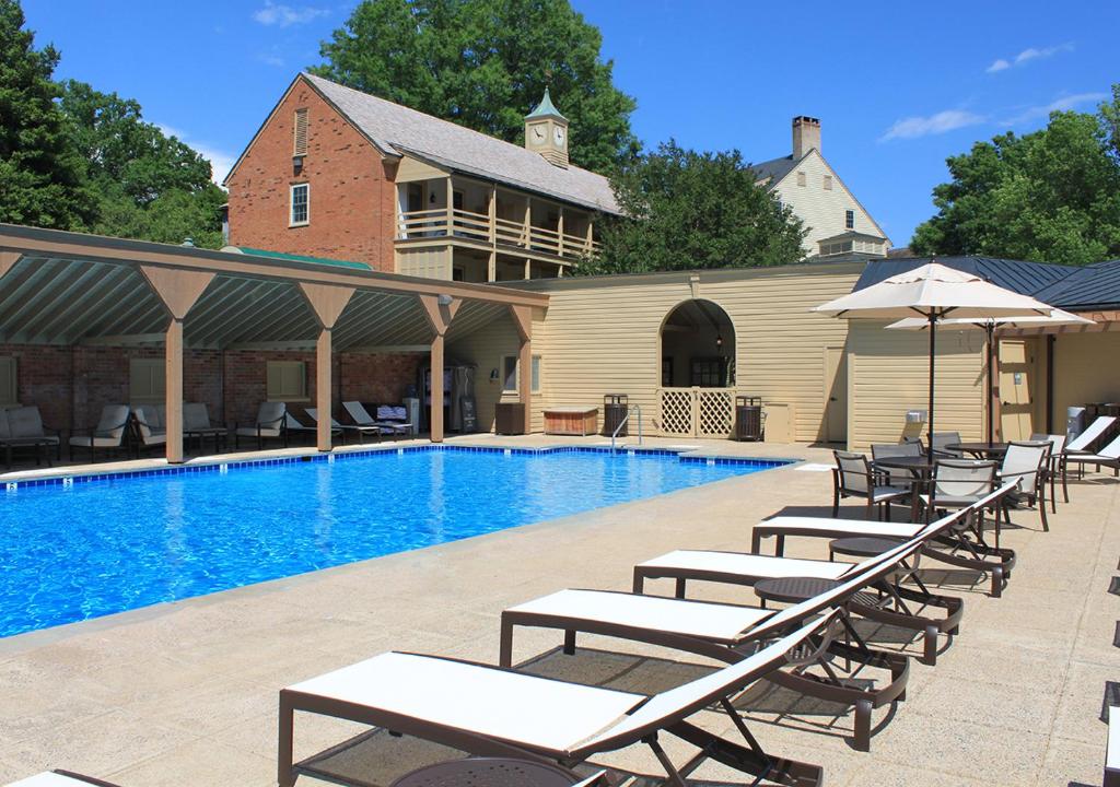 boar’s-head-resort-usa-3-padel-courts-charlottesville-property1.jpg
