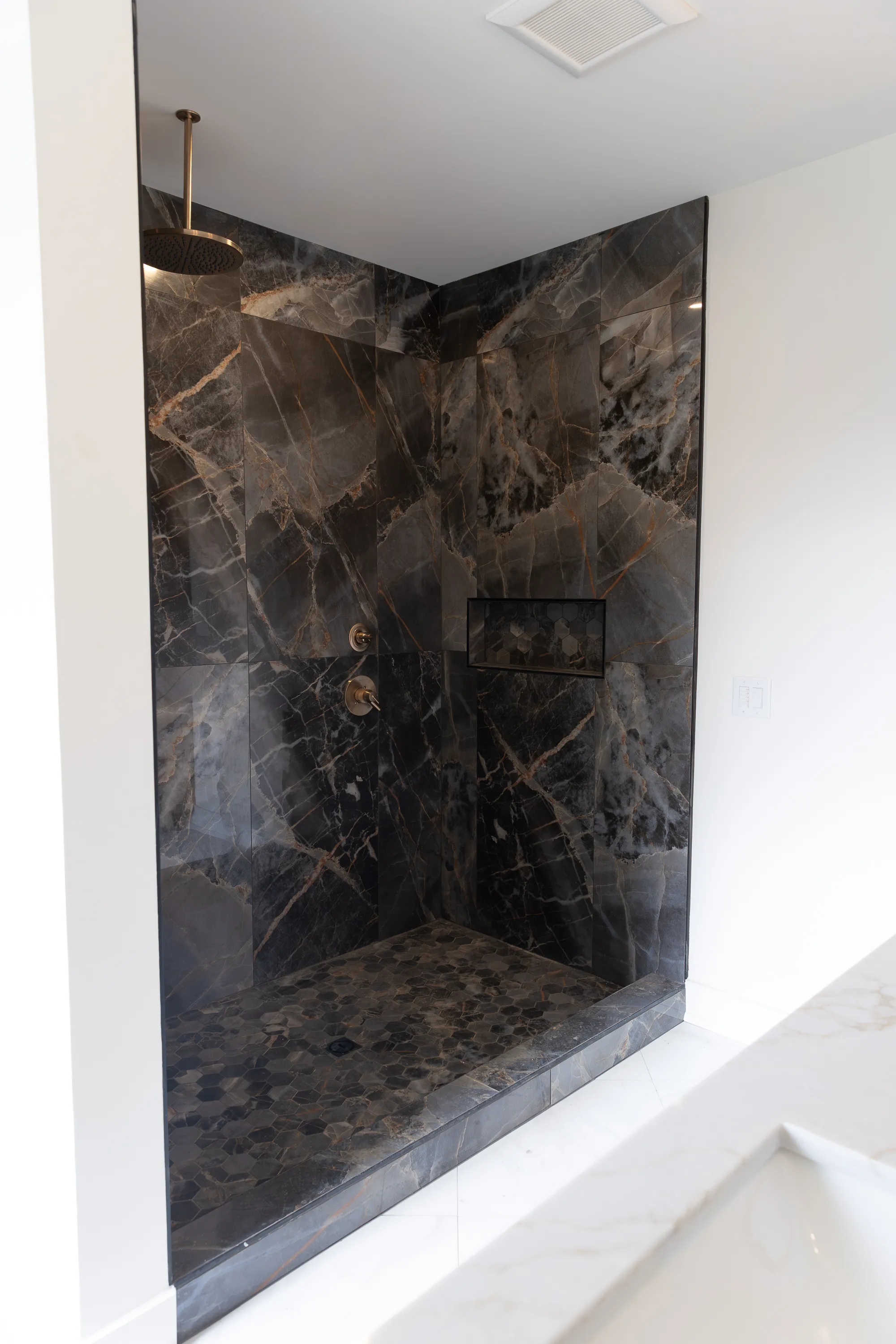 Custom Bathroom With Modern Finishes And Sleek Design