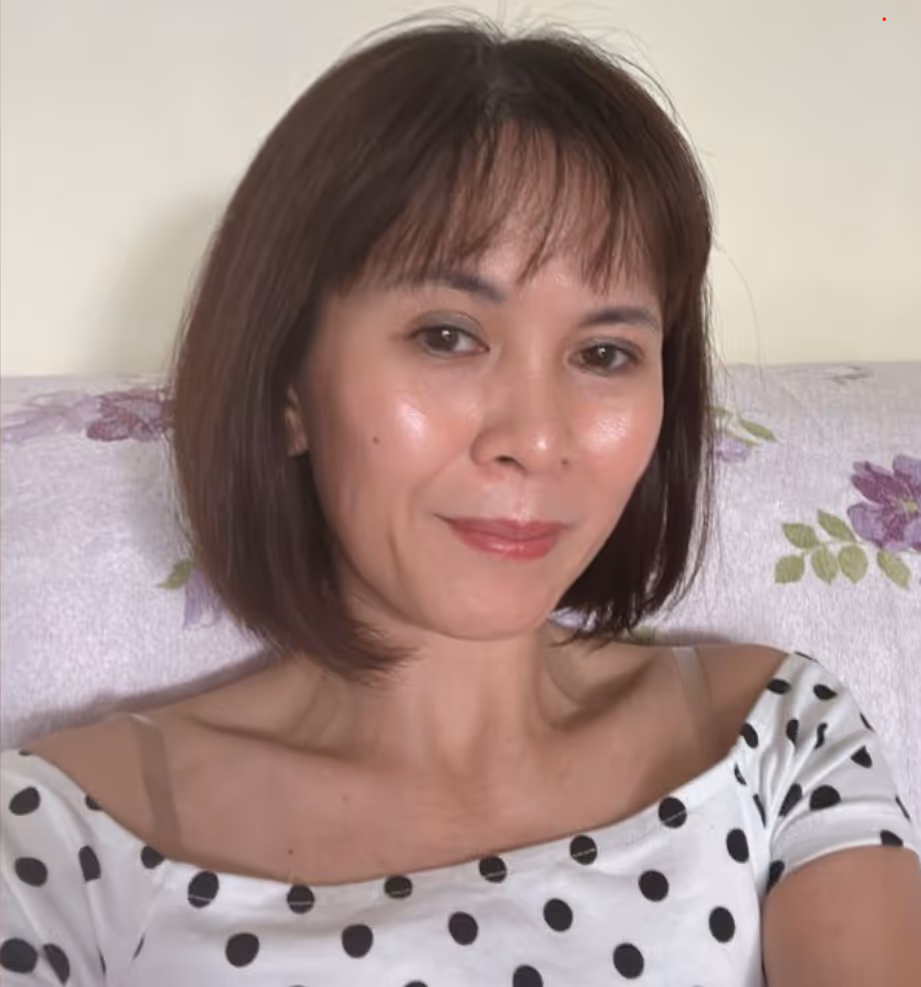 [headshot] image of satisfied customer (for a ceramic studio)