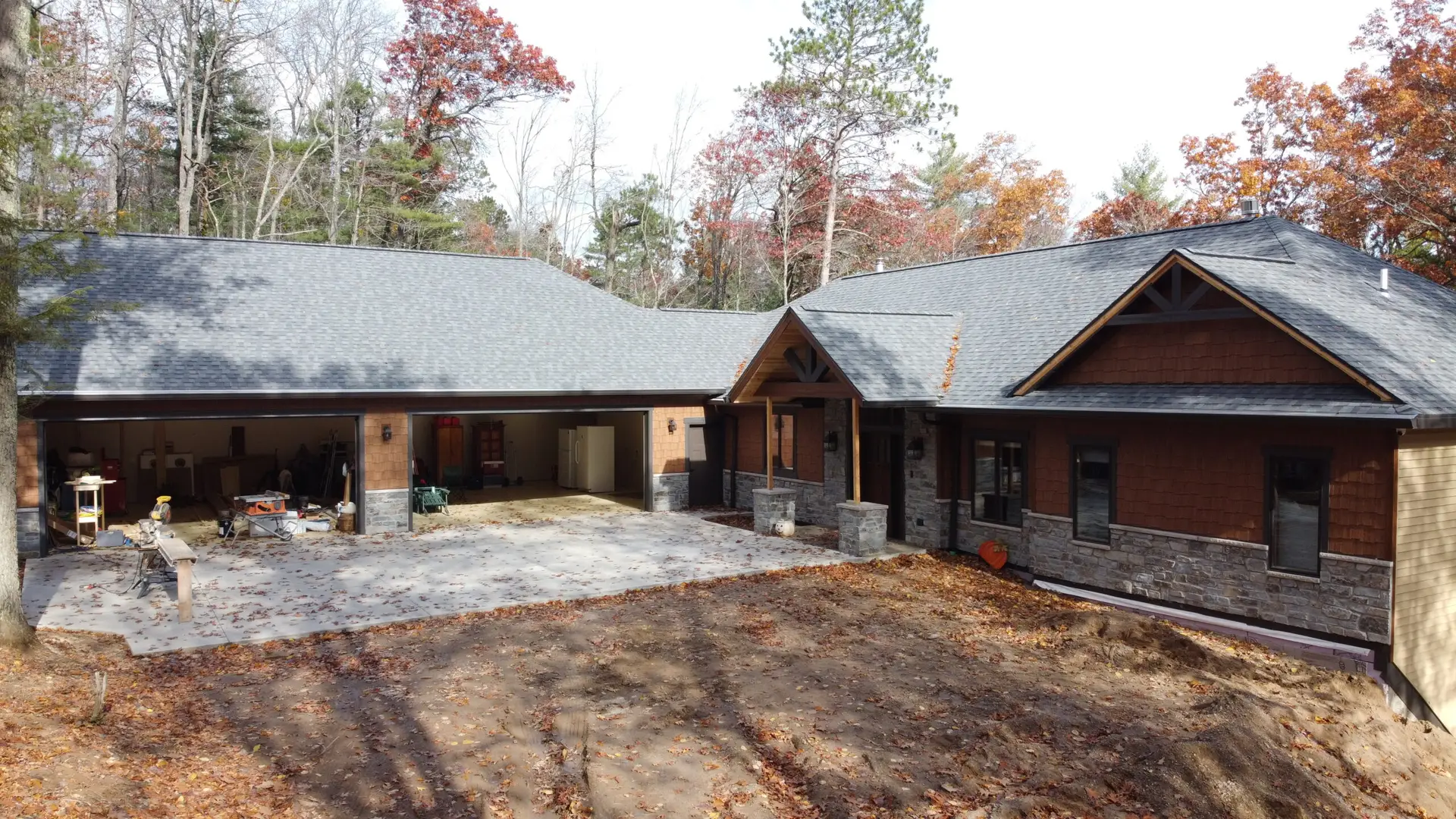 Finished asphalt shingle roof on home