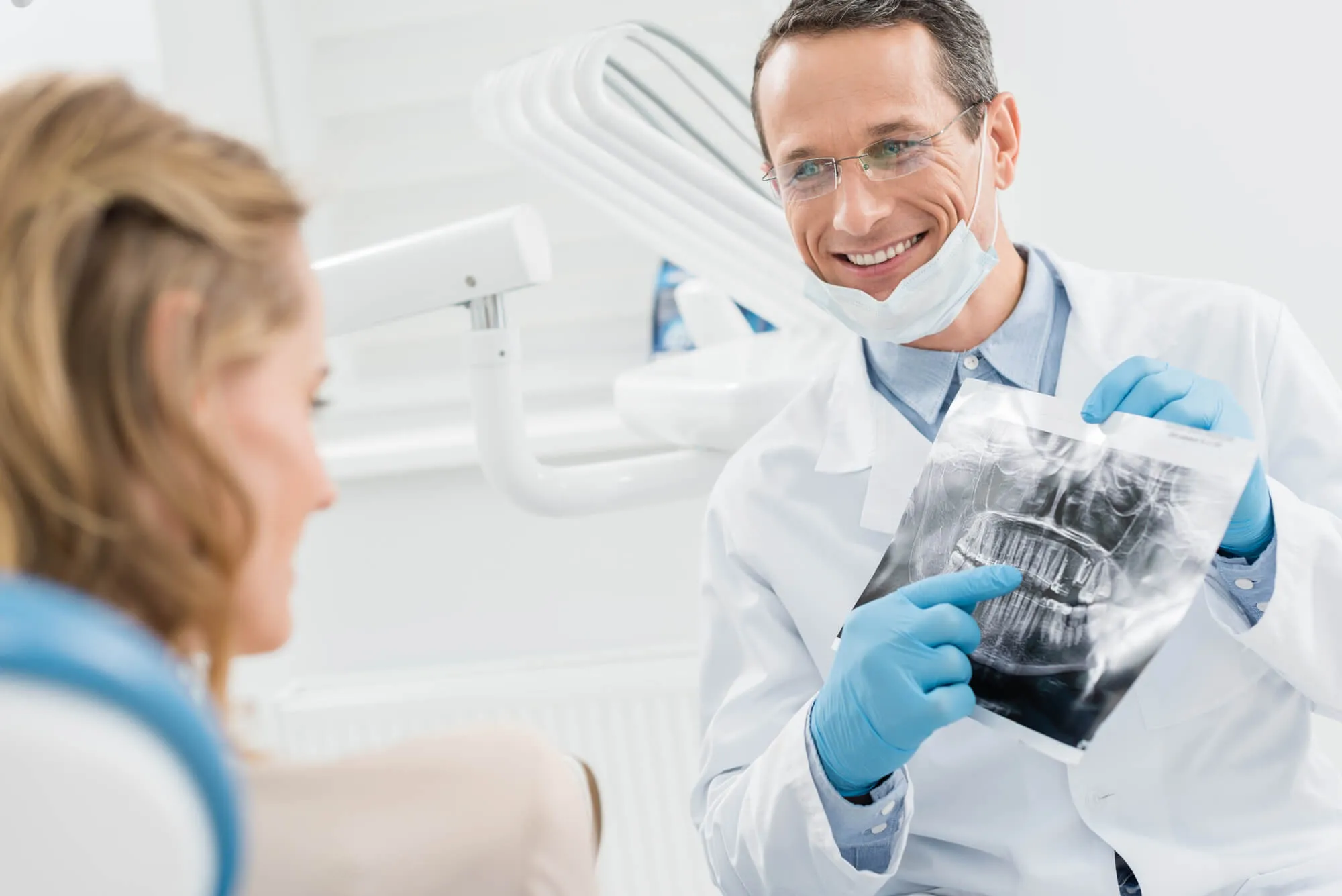 a dentist discussing Dental X-rays in plantation fl 