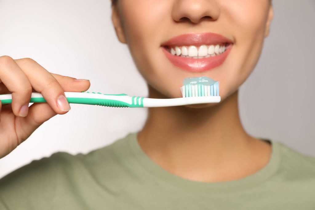 brush teeth to prolong Plantation teeth whitening