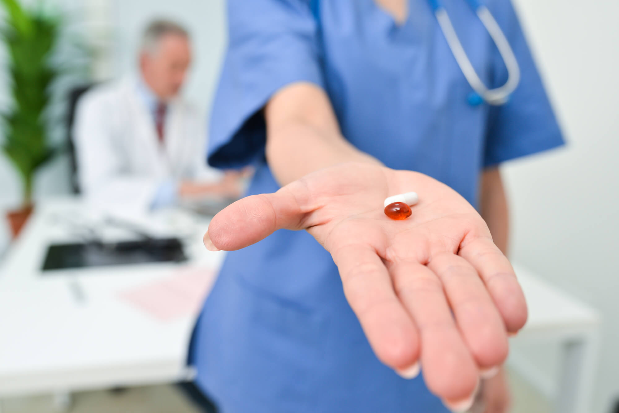 dentist holding oral Sedation in plantation fl