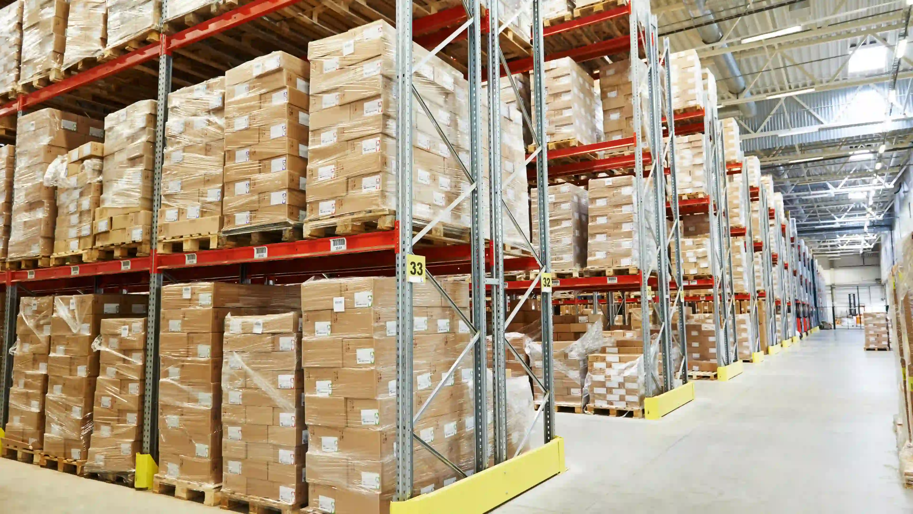 Entrepôt logistique So Tech pour la distribution en Europe