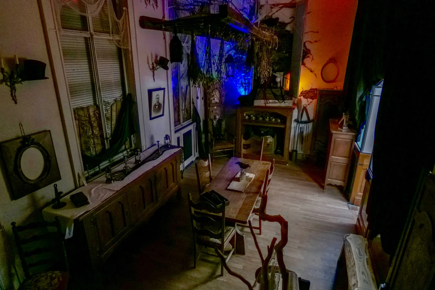 La salle de l'escape game des jeux de sorciers de Histogame.