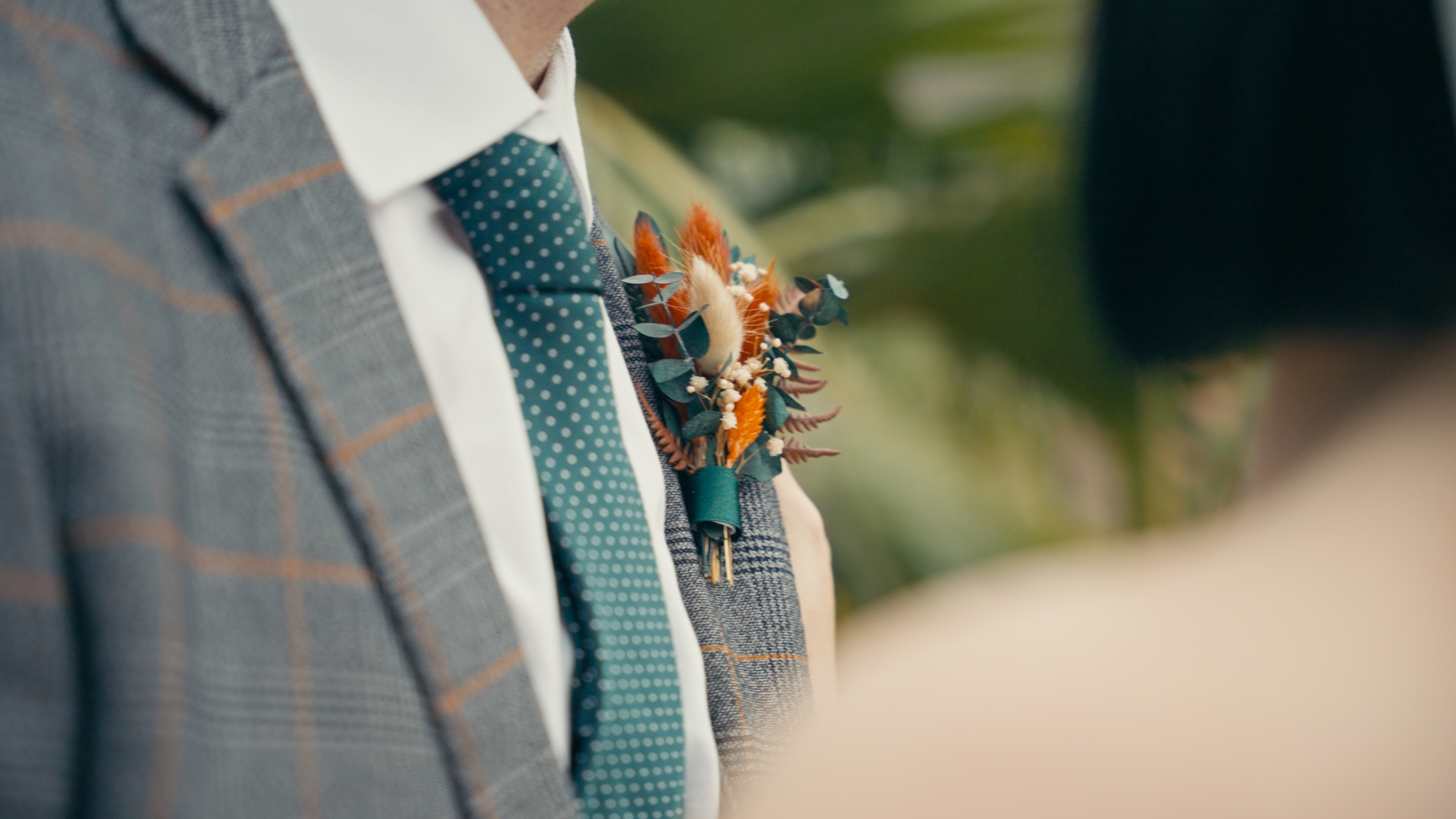 image of a person asking a question at an information counter (for a mobility and transportation)