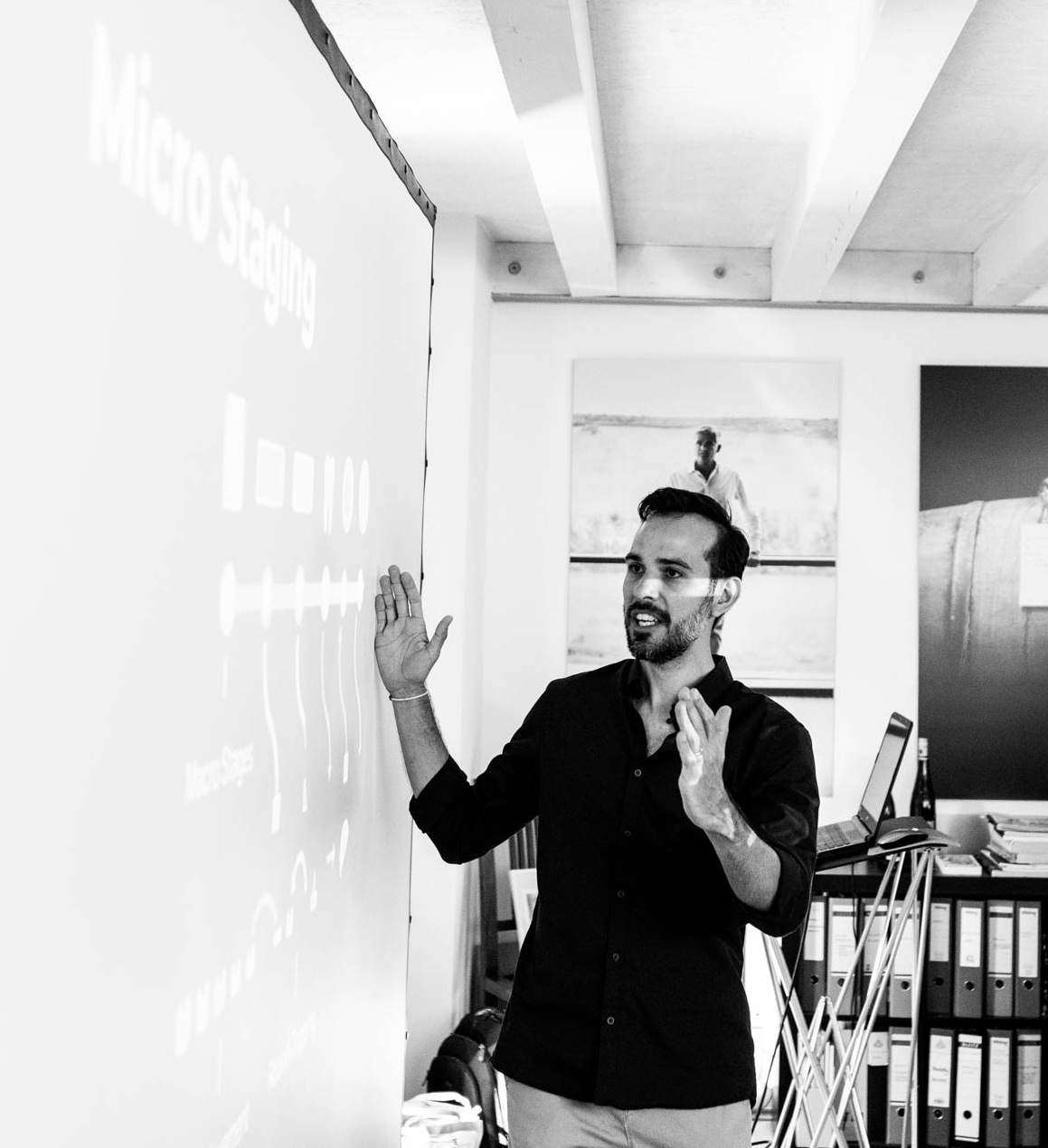 Dr. Raul Mora explains micro-staging