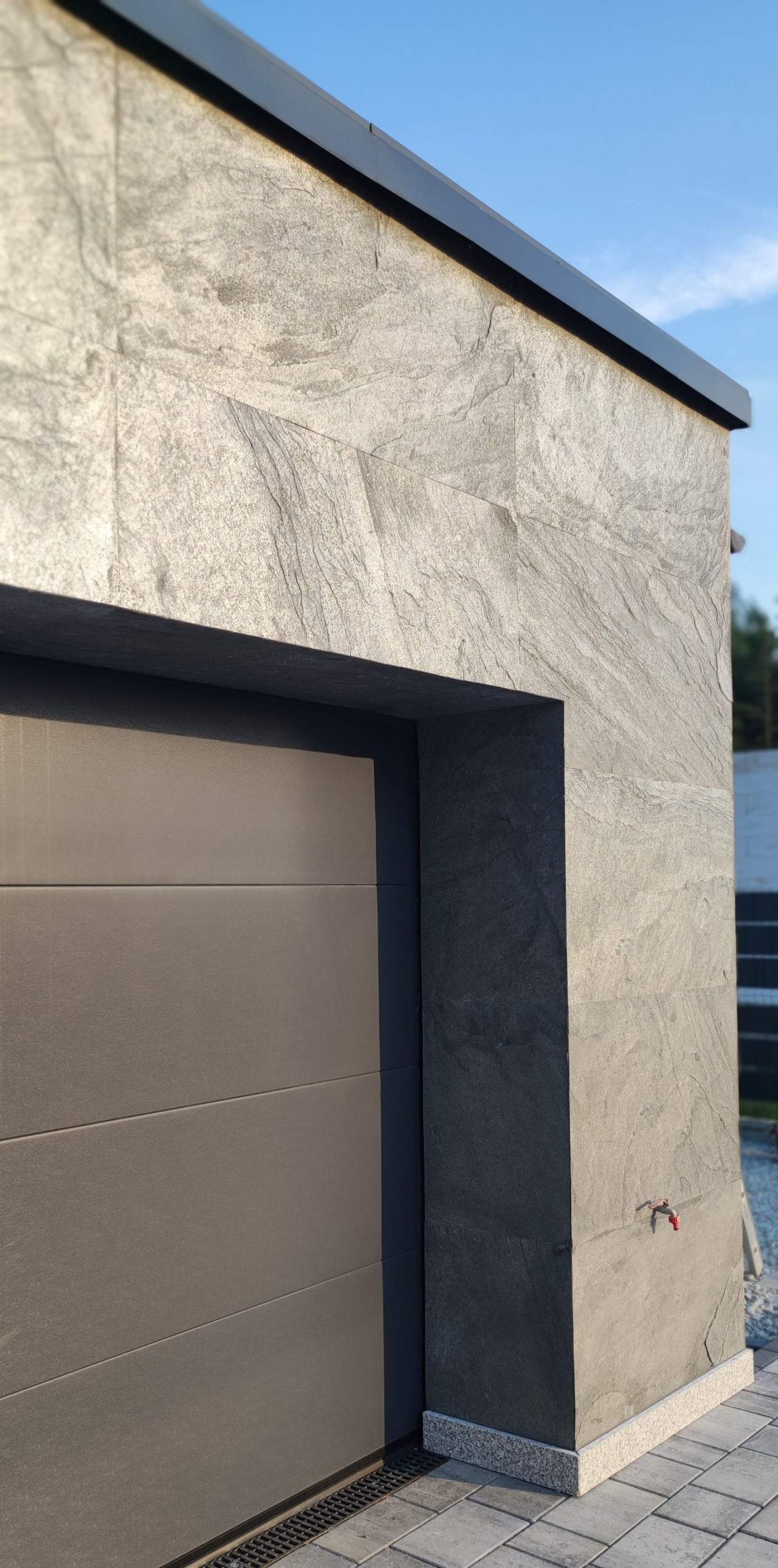 Silver Mist professional stone cladding - sophisticated backdrop for modern residential