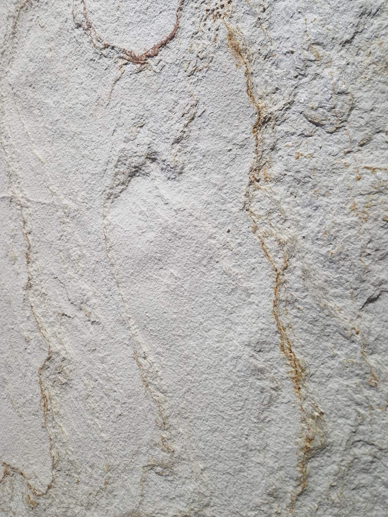 Golden Honey stone cladding - light-capturing texture for inviting spaces