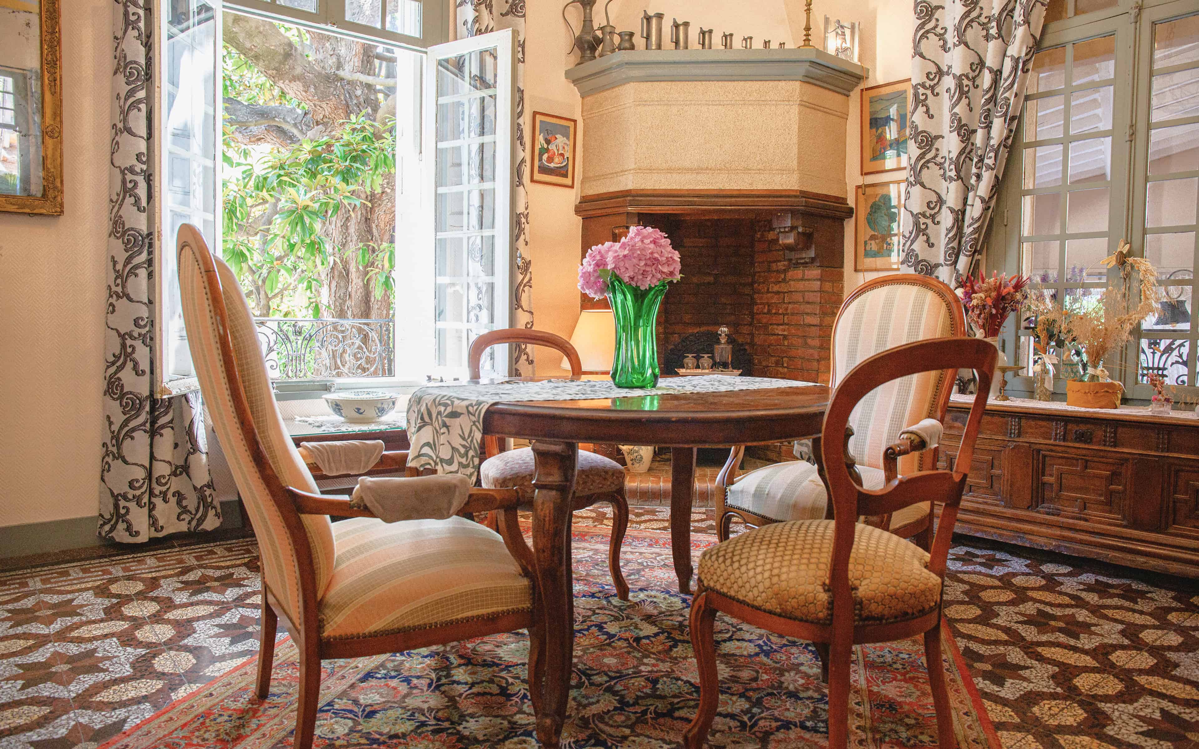 Salon de l'hôtel La Casa Païral