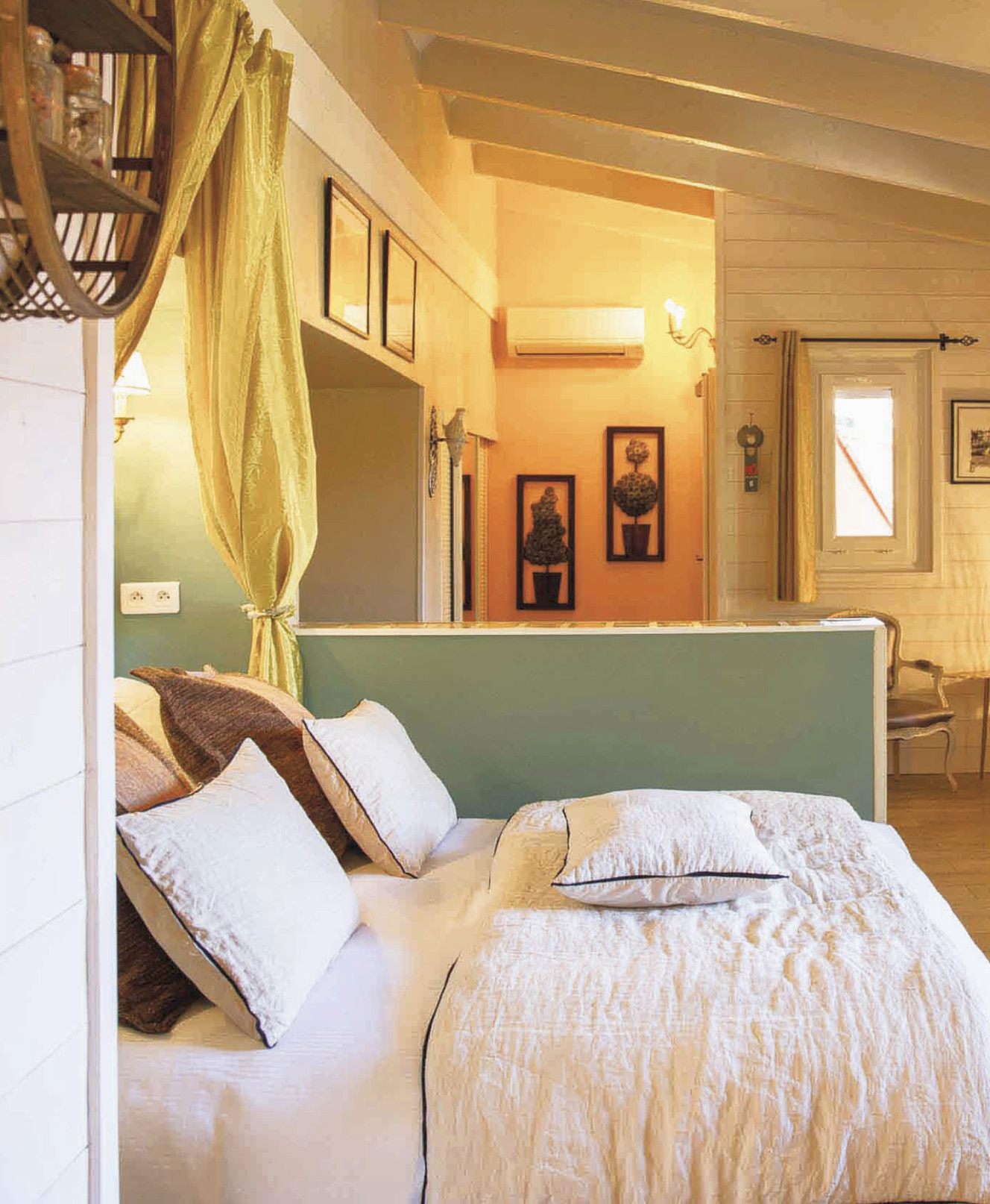 Room at the charming La Casa Pairal hotel