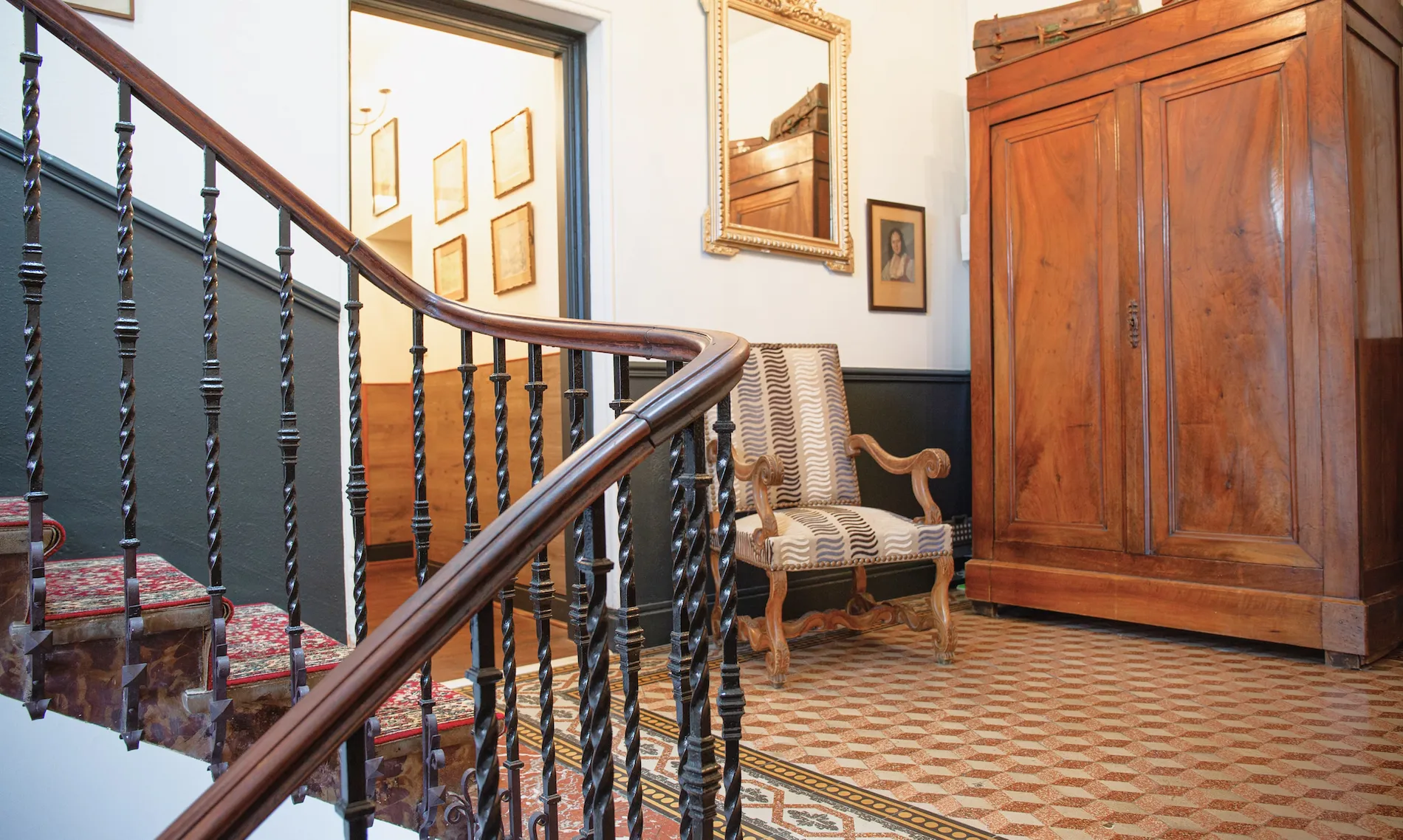 Landing of the first floor of the Casa Pairal
Hotel in Collioure