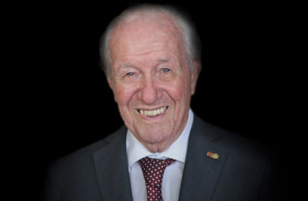 Portrait d’un fondateur ou dirigeant Luxembourg Air Rescue, illustrant le leadership dans l’aviation médicale européenne.