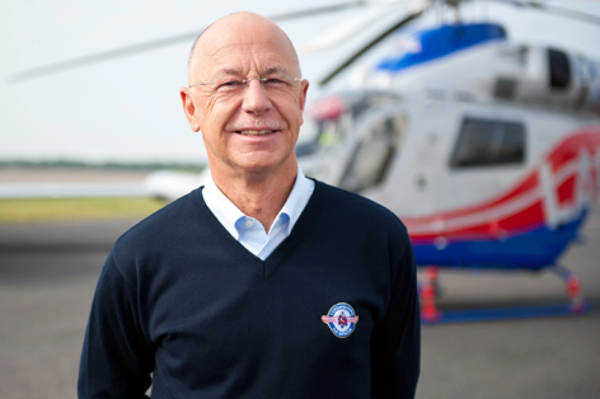 René Closter, Gründer von Luxembourg Air Rescue, bei den Feierlichkeiten zum 25-jährigen Bestehen.