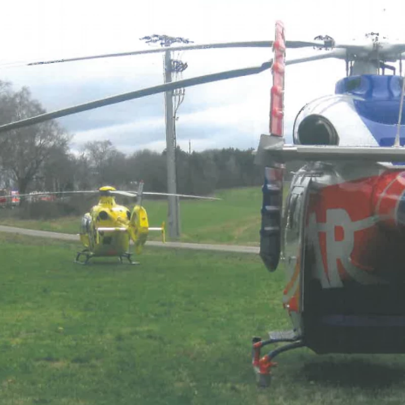 Luxembourg Air Rescue présente un hélicoptère équipé d’un projecteur Trakkabeam pour les missions de sauvetage nocturnes, en présence de la Vodafone Foundation.